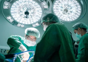 Tindakan operasi di Bethsaida Hospital Gading Serpong. (ISTIMEWA)