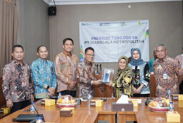 Kolaborasi Untuk Transportasi Hijau Jakarta, PLN Energize 7,5 MVA Pool Bus Bianglala