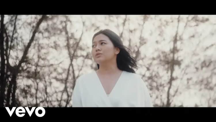Lirik Lagu Alasan Klasik – Clara Riva