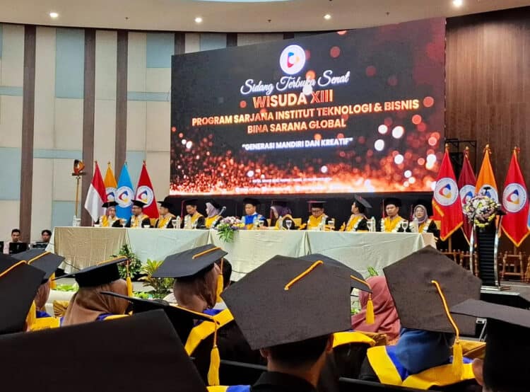 Ratusan Lulusan Global Institute Diwisuda