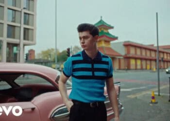 Lirik Lagu Boy In Love – Elliot James Reay