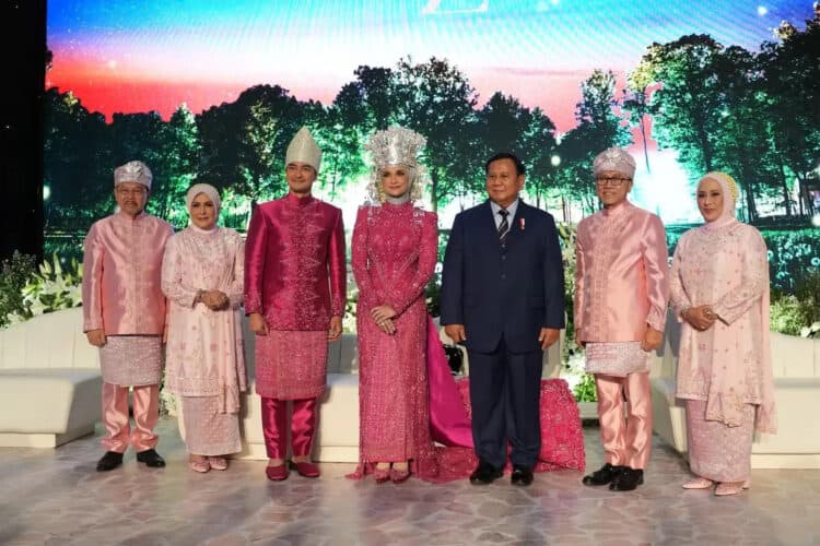 Resepsi Pernikahan Zumi Zola dan Putri Zulhas