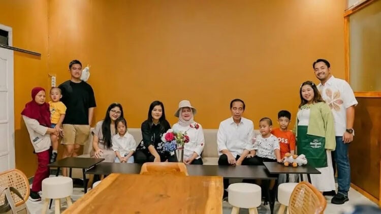 Didatangi Jokowi Sekeluarga ke Tempat Usahanya, Kiky Saputri Girang dan Syok