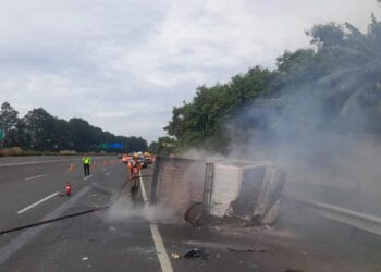 Mobil Terbakar di Tol Tangerang-Jakarta, Satu Orang Terluka