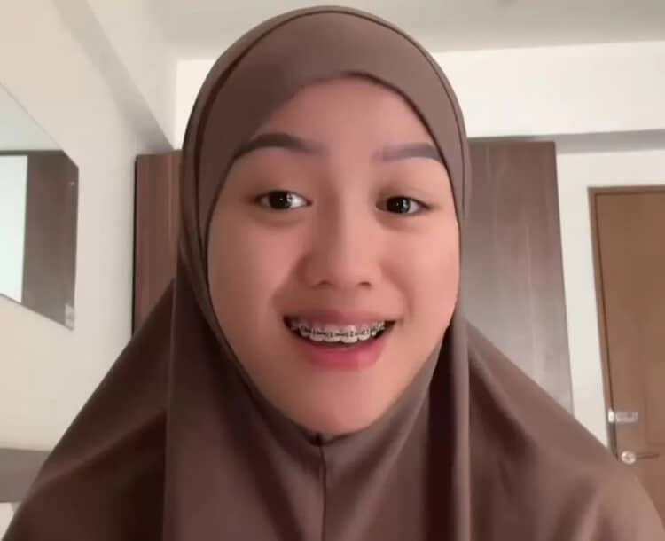 Laura Meizani Nasseru alias Lolly
