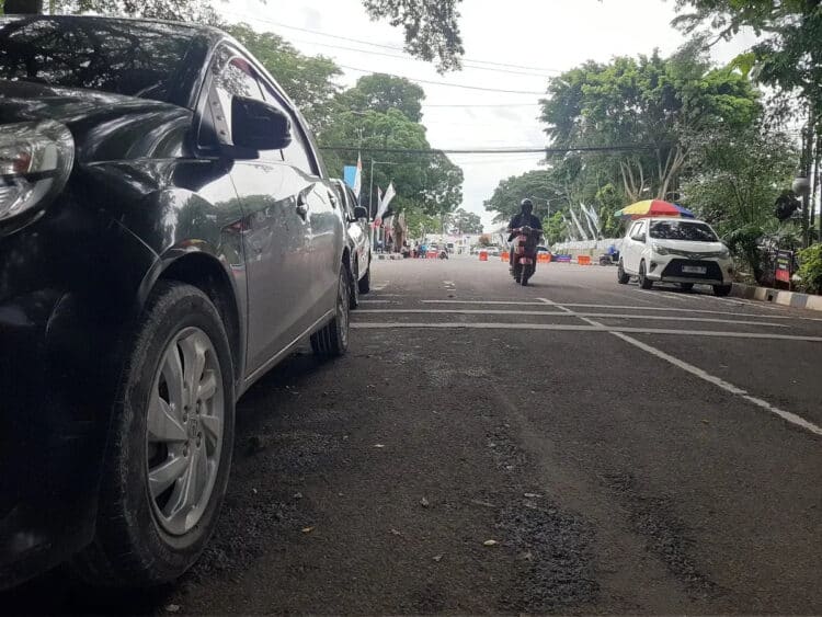 Sanksi Tilang Hingga Gembos Ban Bagi Kendaraan Parkir Sembarang di Lebak Efektif Mulai 2025