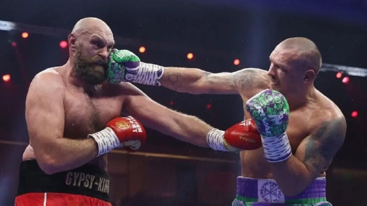 Usyk Pertahankan Gelar Juara Dunia Tinju Kelas Berat