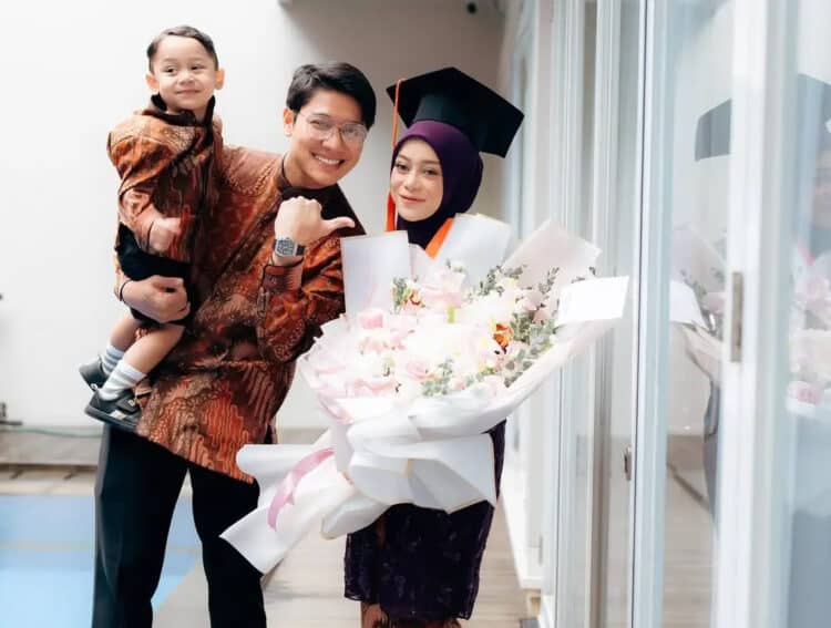 Lesti Kejora Resmi Menyandang Gelar Sarjana