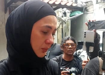 Usai Melayat, Mata Paula Verhoeven Terlihat Sembab