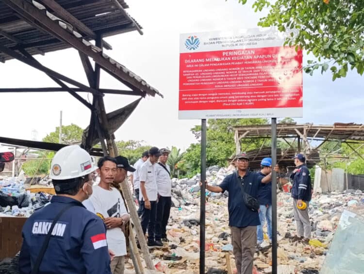 Warga Reni Jaya Protes ke DLH Prihal TPS Ilegal Disegel