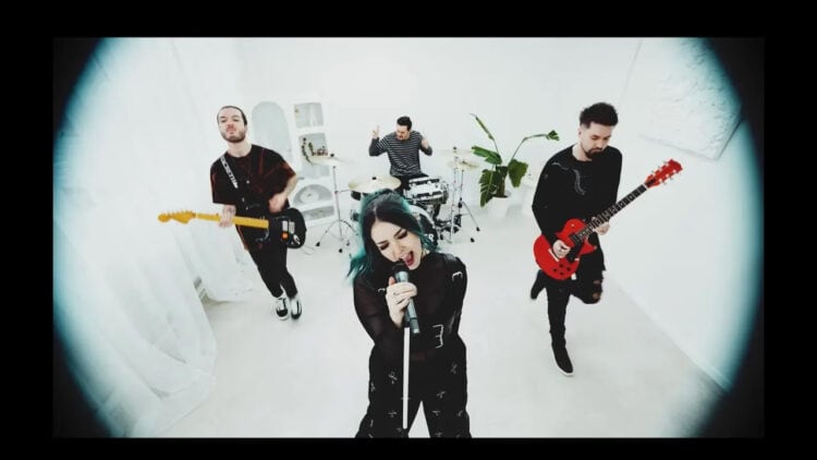 Lirik Lagu Therapy – As December Falls