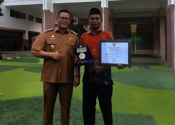 SMP Al-Ijtihad 1 Gerendeng Terima Penghargaan Sekolah Adiwiyata Tingkat Kota Tangerang