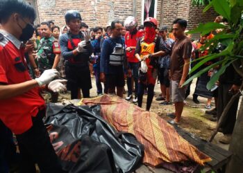 Jasad Fadli, korban tenggelam di Sungai Cibanten, ditemukan oleh tim SAR gabungan dalam keadaan tak bernyawa, Minggu (2/2/2025). (ISTIMEWA)