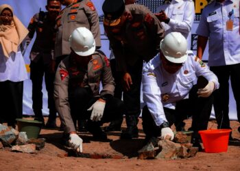 Polda Banten melakukan ground breaking (Peletakan Batu Pertama), pembangunan Satuan Pelayanan Pemenuhan Gizi (SPPG) secara mandiri, di Kelurahan Drangong, Kecamatan Taktakan, Kota Serang, Rabu (5/2/2025). (ISTIMEWA)