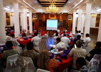 Kegiatan sinkronisasi program Pemprov Banten dengan program Gubernur terpilih, yang dilaksanakan di Rumah Dinas (Rumdin) Gubernur Banten, Kota Serang, akhir pekan kemarin. (DOKUMEN/SATELITNEWS.COM)