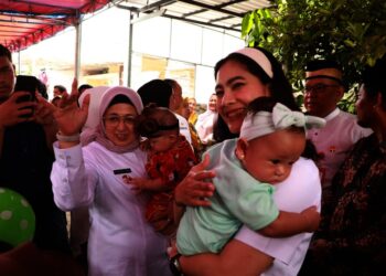 Tancap Gas, Wabup Tangerang Intan Nurul Hikmah Tinjau Penyaluran MBG