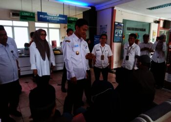 Untuk memastikan pelayanan berjalan optimal, Wakil Bupati (Wabup) Pandeglang Iing Andri Supriadi, memantau pelayanan di RSUD Berkah, Rabu (26/2/2025). (ISTIMEWA)