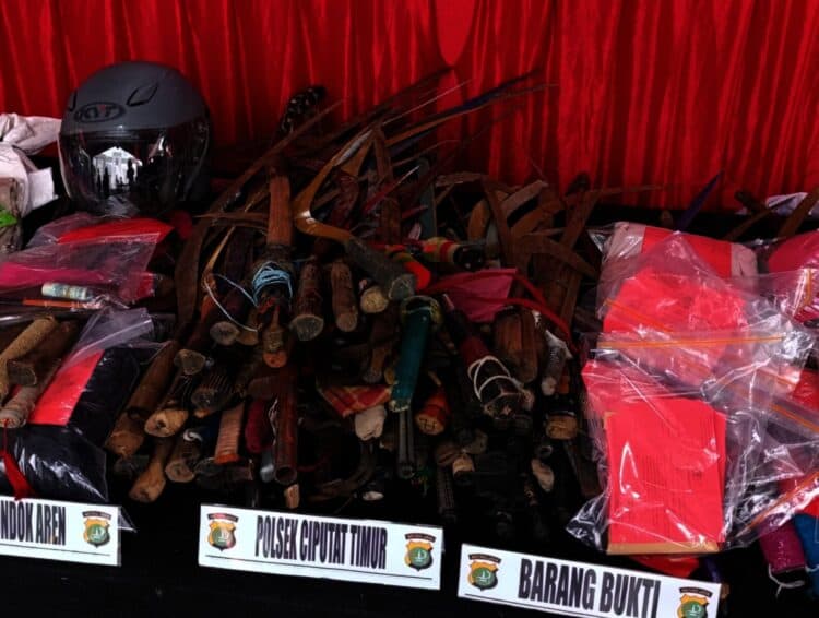 Polisi Terima Ratusan Senjata Tajam Tawuran Dari Warga Tangsel
