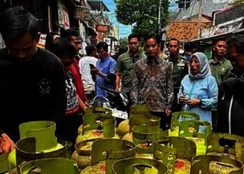 Saat Tinjau Pangkalan Gas Melon, Gibran: Maaf Ya, Kemarin