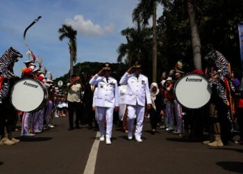 Disambut Meriah, Sachrudin-Maryono Dadah-dadah ke Warga