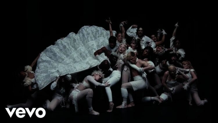 Lirik Lagu Abracadabra – Lady Gaga