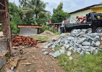 Rumah Emak Wantin di Desa Sukamanah Kecamatan Jambe Mulai Dibangun