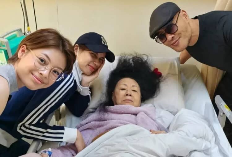 Ibunda Deddy Corbuzier Jatuh
