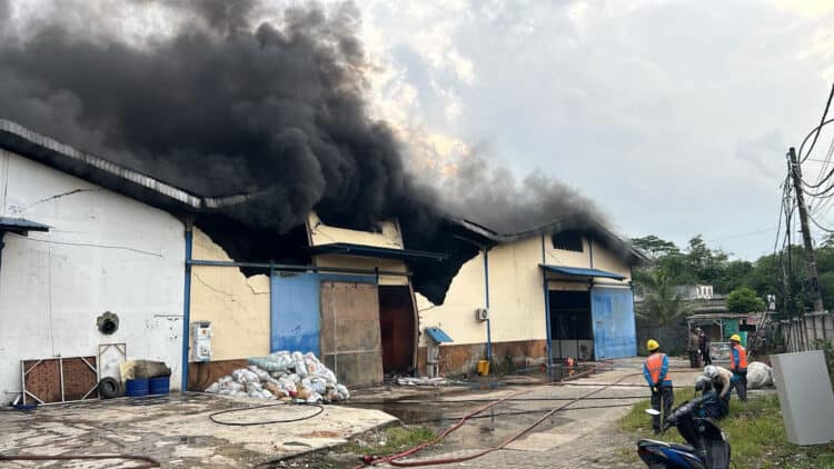 Tiga Gudang Terbakar di Cikupa, Penyebabnya Masih Diselidiki