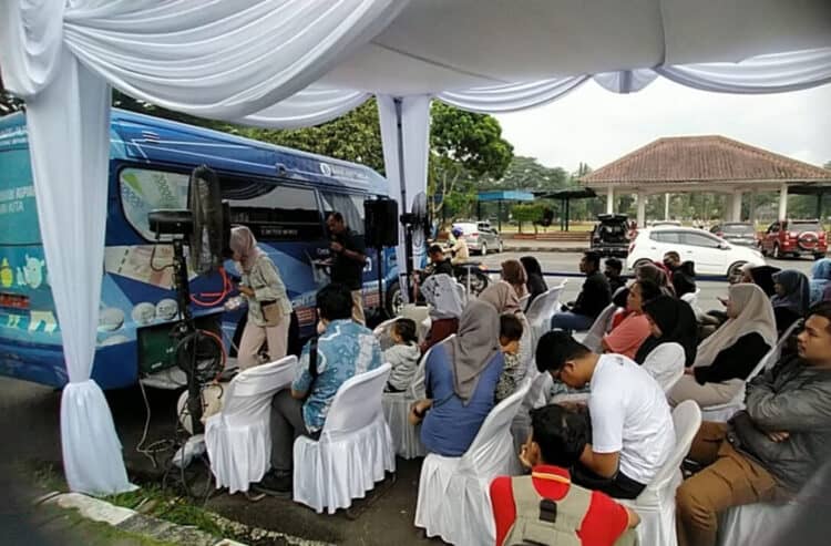 Warga “War” Kuota demi Bisa Menukar Uang Pecahan Kecil Jelang Lebaran