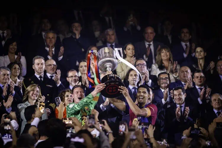 Kalahkan Real Madrid, Barcelona Raja Copa del Rey