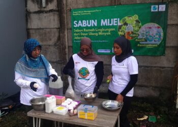Belajar Ciptakan Sabun dari KWT Hidden Garden Gems Serpong Utara