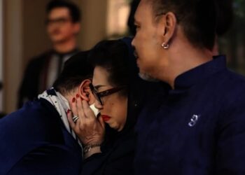 Doa Ibunda Iringi Ivan Gunawan Berangkat Haji