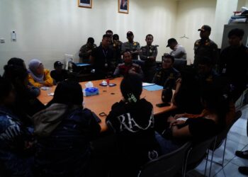 Resahkan Warga, Satpol PP Segel Kontrakan di Panongan