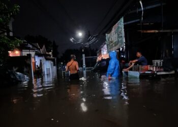 Warga Serpong Utara Kebanjiran 140 Sentimeter, Arus Lalu Lintas Lumpuh