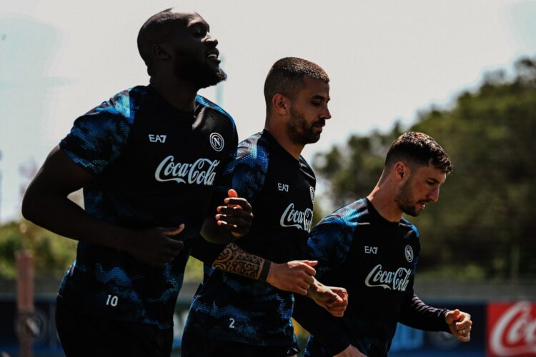 Napoli vs Cagliari, Tiga Poin Scudetto