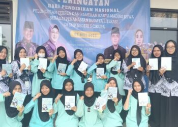 SMPN 5 Cikupa Luncurkan Cerpen Siswa