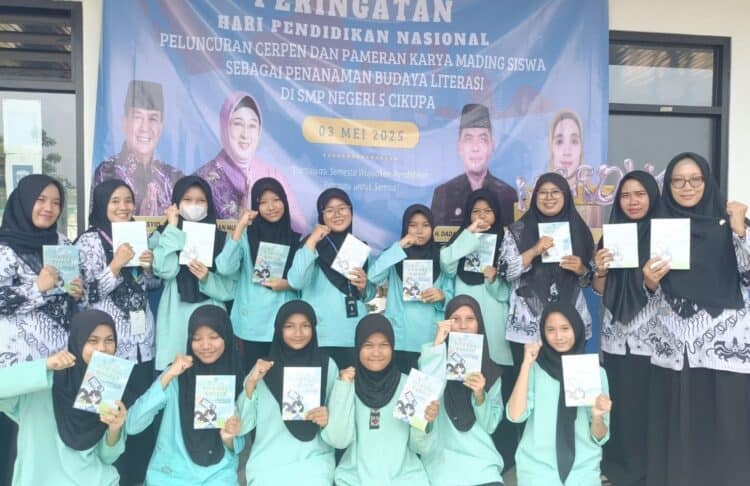 SMPN 5 Cikupa Luncurkan Cerpen Siswa