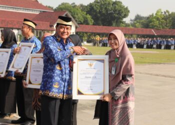 Dinilai Inovatif, 15 Kepala Sekolah Raih Penghargaan dari Bupati Tangerang