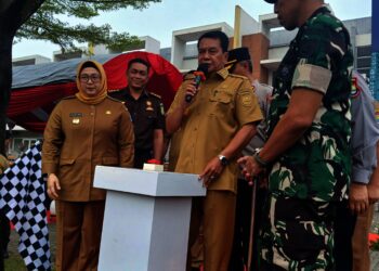 Pemerintah Kabupaten Tangerang resmi meluncurkan program ujicoba angkutan sekolah gratis untuk pelajar di wilayah Kabupaten Tangerang. Acara peluncuran program tersebut dilakukan langsung oleh Bupati Tangerang, Moch. Maesyal Rasyid, bersama Wakil Bupati Tangerang, Intan Nurul Hikmah di area Bizpoint, Kecamatan Cikupa, Selasa (10/6/2025).