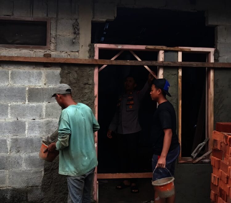 Bedah Rumah ke-4, Polres Serang Wujudkan Kepedulian Sambut HUT Bhayangkara ke-79