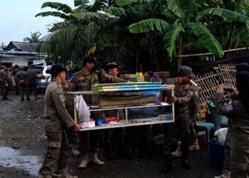 Pemilik Bangunan Liar di Ciputat Terpaksa Pasrah Bedengnya Dirobohkan