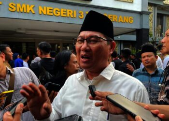 Kantor Disdukcapil Kota Tangerang "Dibanjiri" Warga Jelang Pendaftaran SMA/SMK