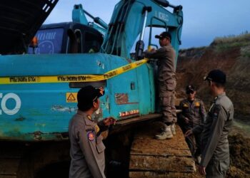 Dikeluhkan Masyarakat, Galian Tanah di Sukadiri Akhirnya Disegel