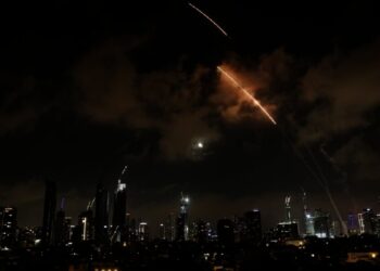 Konflik Iran–Israel Terus Memanas, WNI Siap Dievakuasi