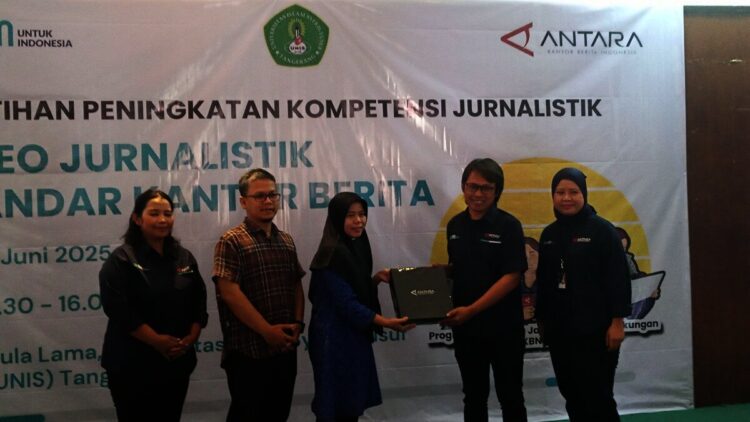Salurkan Program TJSL, LKBN Antara Gelar Pelatihan Jurnalistik di UNIS