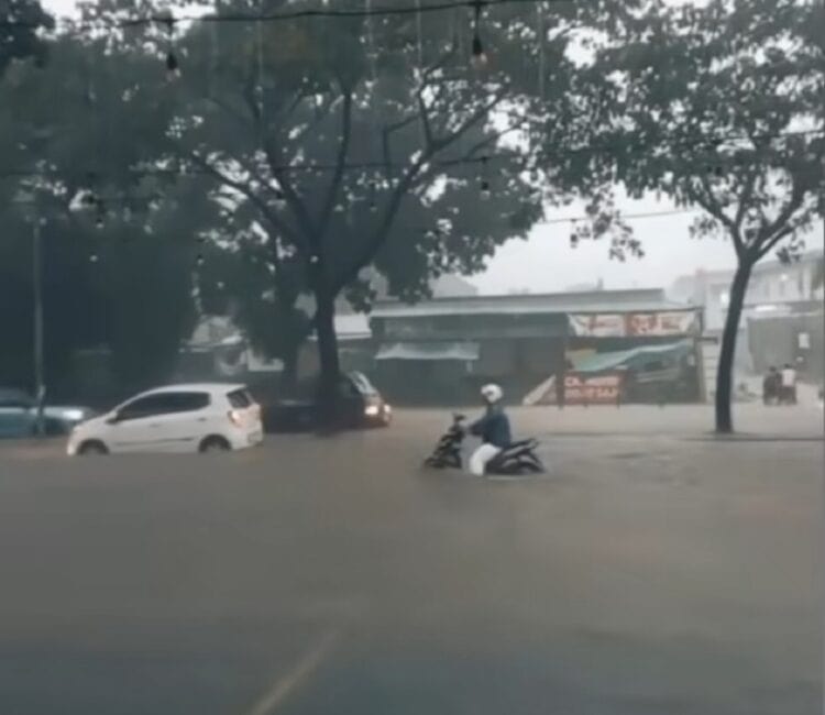 Diguyur Hujan Deras, 7 Wilayah di Tangsel Langsung Kebanjiran