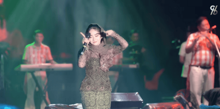 Lirik Lagu Bukit Berbunga (Versi Jadul)- Silvi Kumalasari X OM Himawan