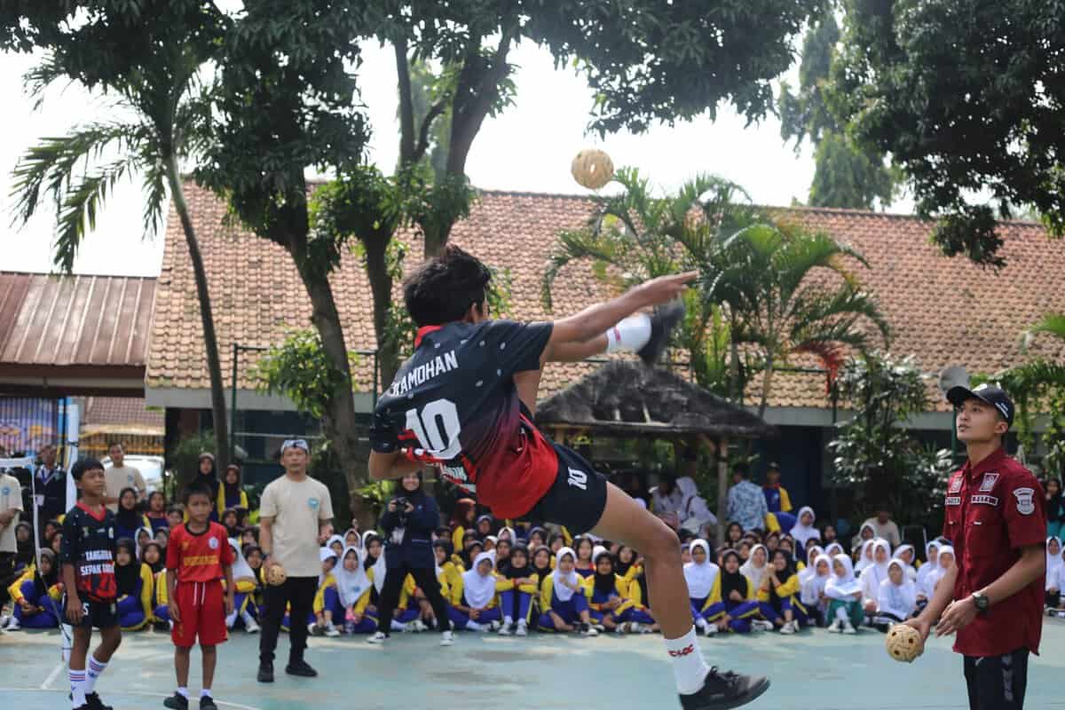PSTI Kabupaten Tangerang Sosialisasikan Sepak Takraw di SMPN 2 Pagedangan 