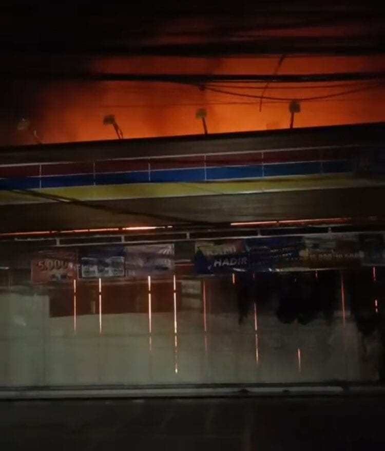 Indomaret di Ciputat Timur Ludes Terbakar, Kerugian Capai Rp600 Juta