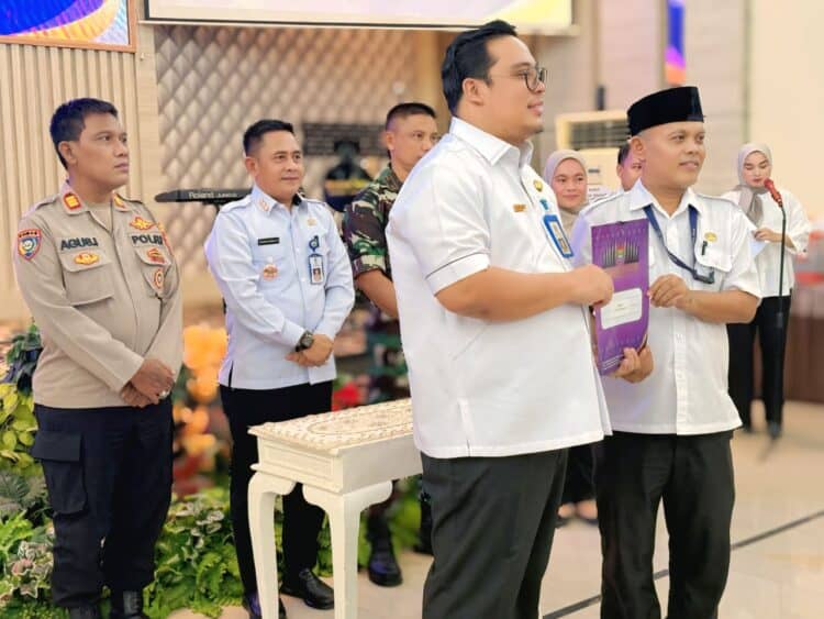 Camat Kelapa Dua Pimpin Sertijab, Dwi Chandra Budiman Jadi Sekcam